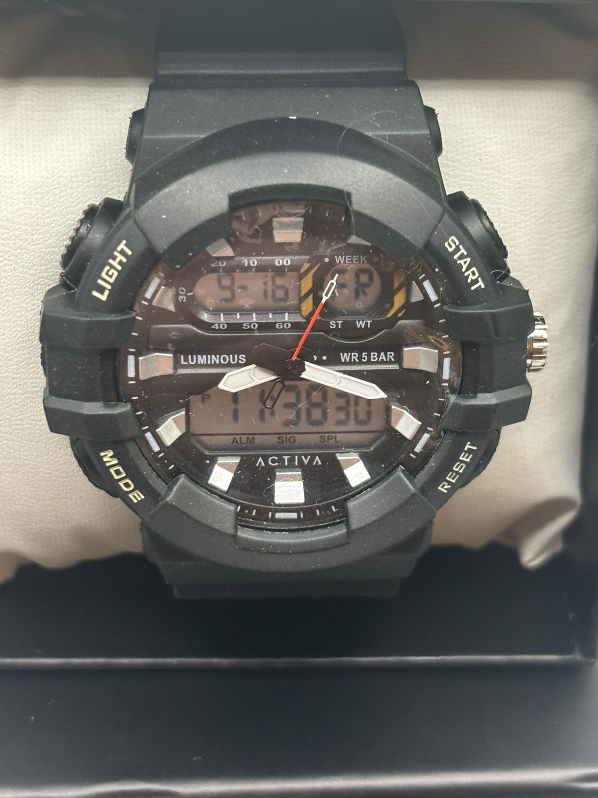 Activa new Digital / Analog sport watch on rubber band