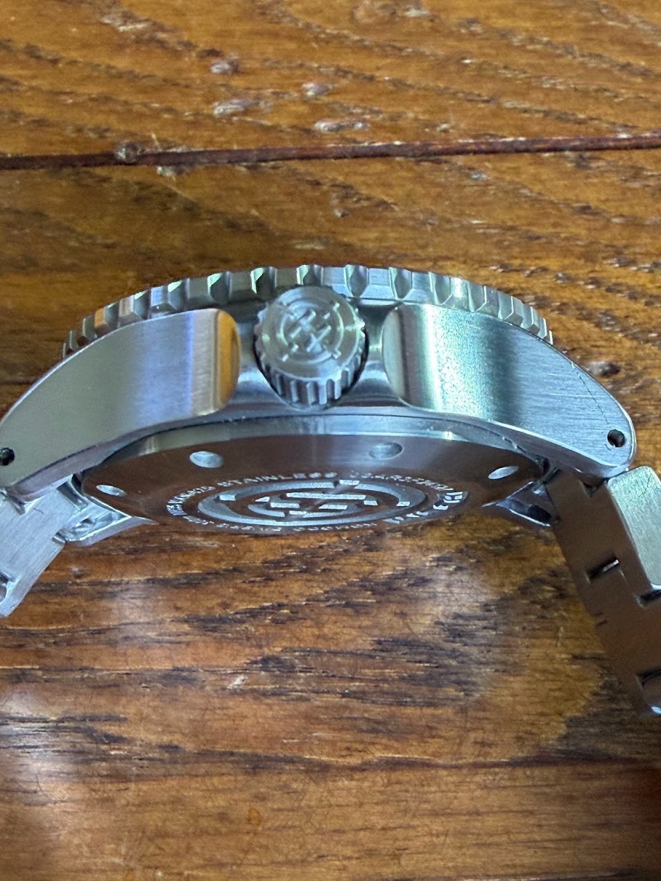 HELM Komodo 03AR3 40mm NH35 Automatic White Dial Sapphire 300m Box
