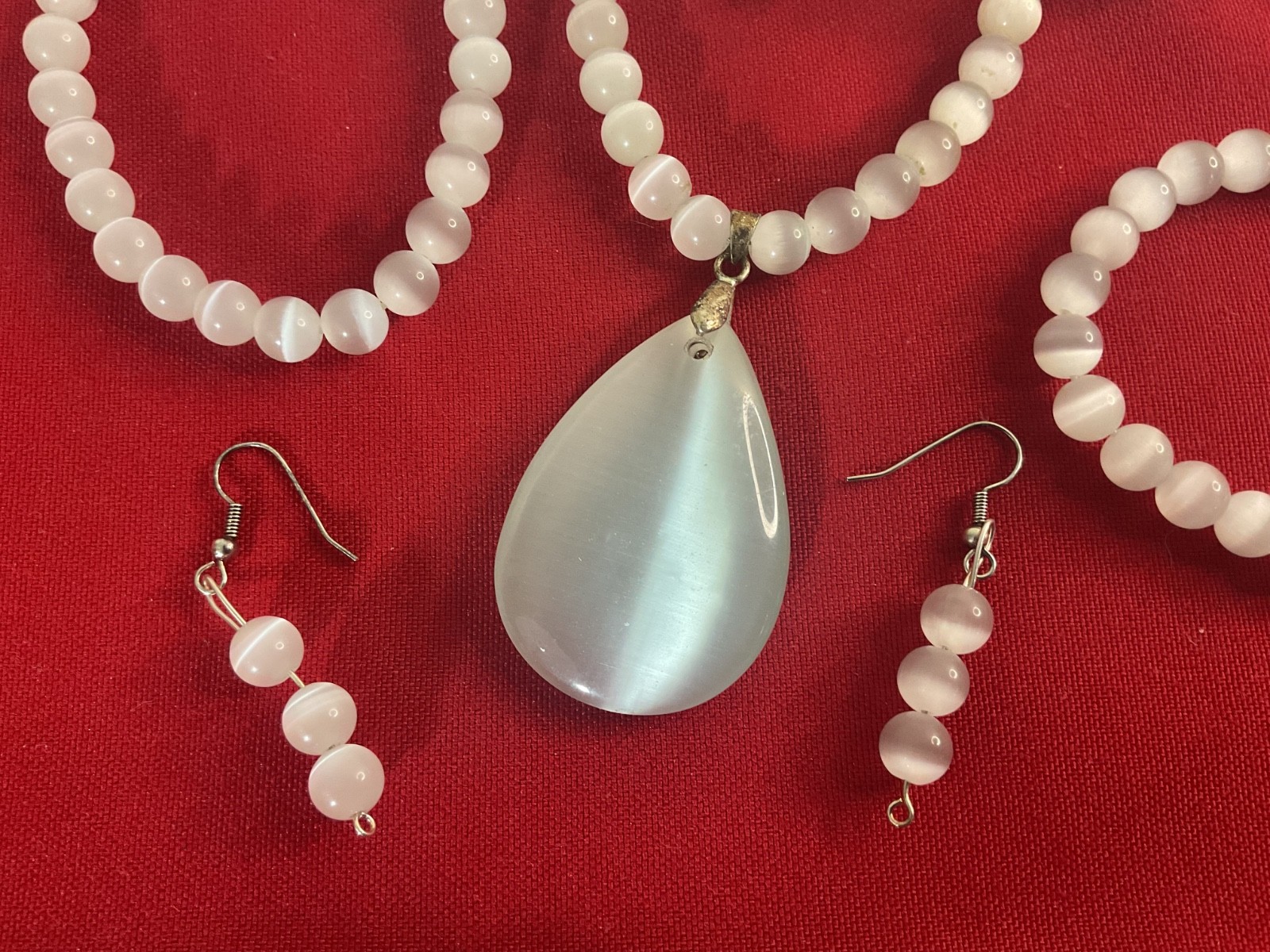 White Cat Eye Jewelry Set 22” Teardrop Necklace Bracelets Dangle Earrings