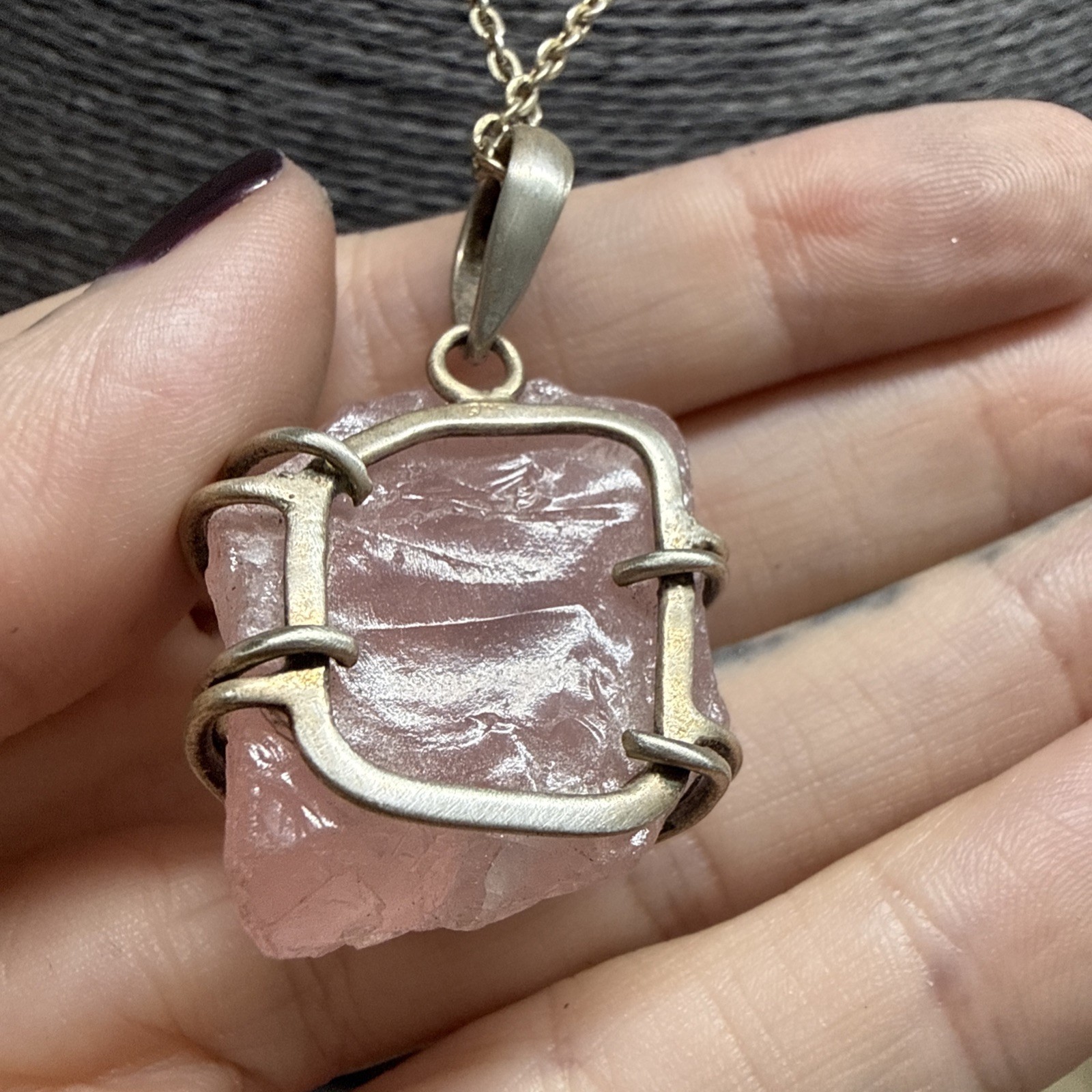 RETRO Rose Quartz Pendant Necklace Silver Tone Chain 46cm/18″ Nugget Wire Wrap