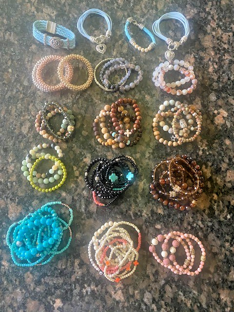 Preowned Lot Of 60+ Assorted Bead Bracelets Stretchy Multicolors