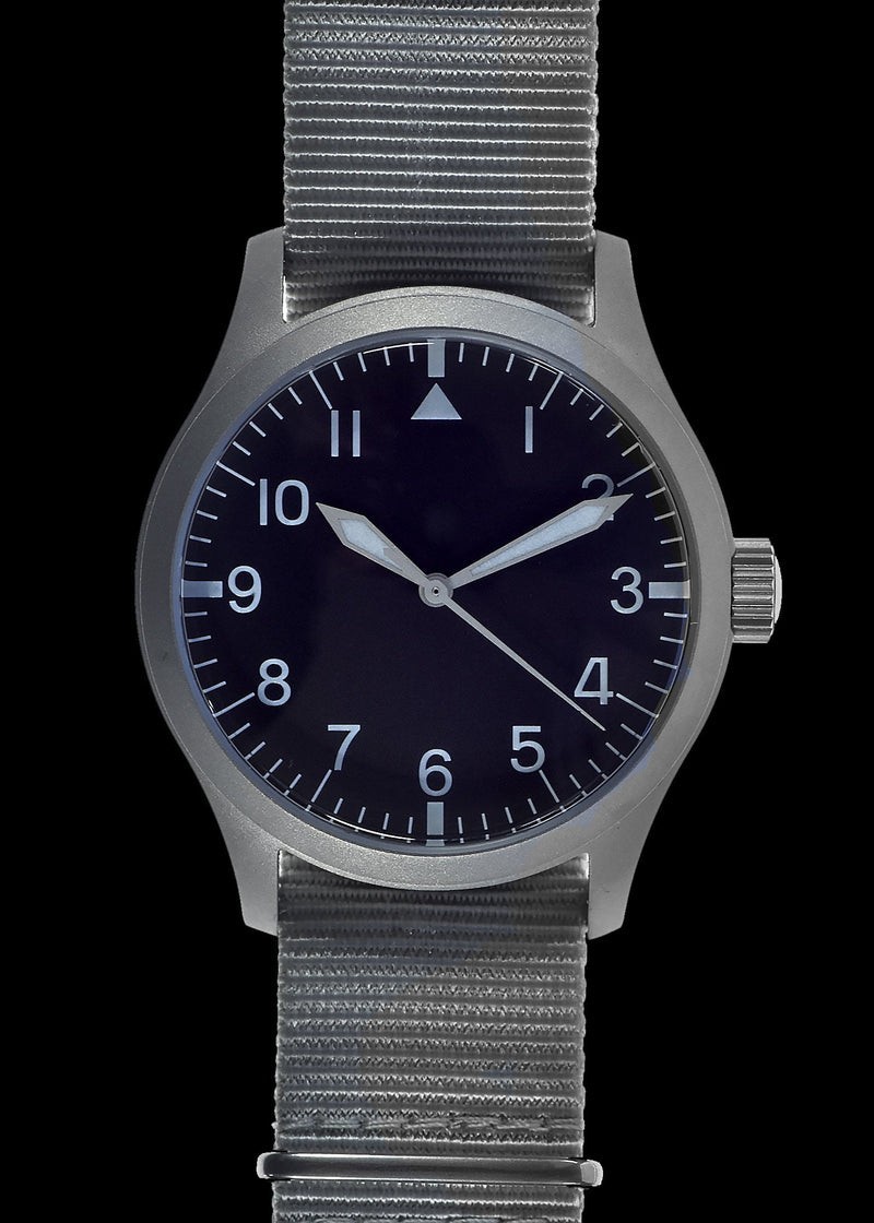 MWC 100m WR Retro Pattern General Service Watch.Ships from USA