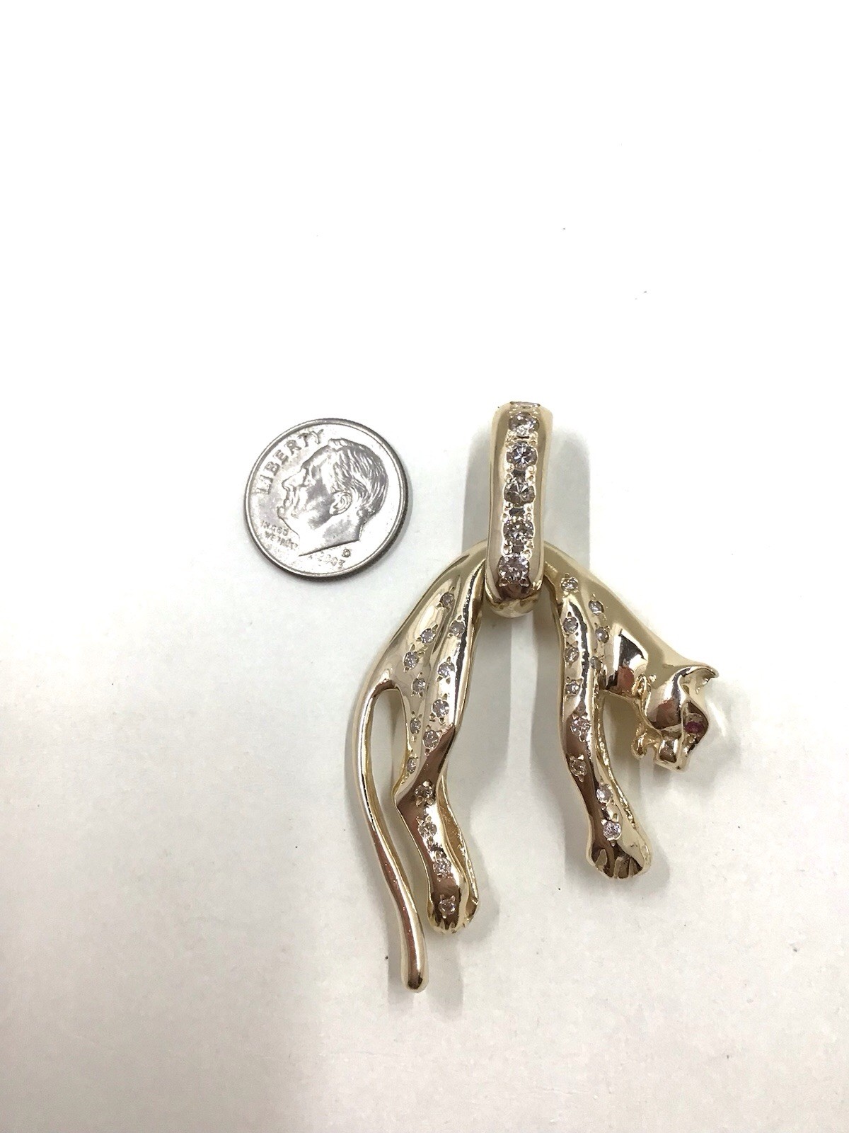 14K YG Hanging Panther Diamond Pendant