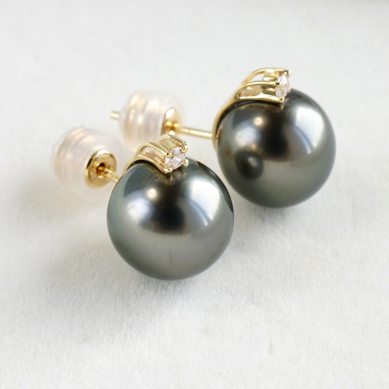 High Luster 10.3mm Dark-Green Tahitian Pearl Stud Earrings 18k Solid Yellow Gold