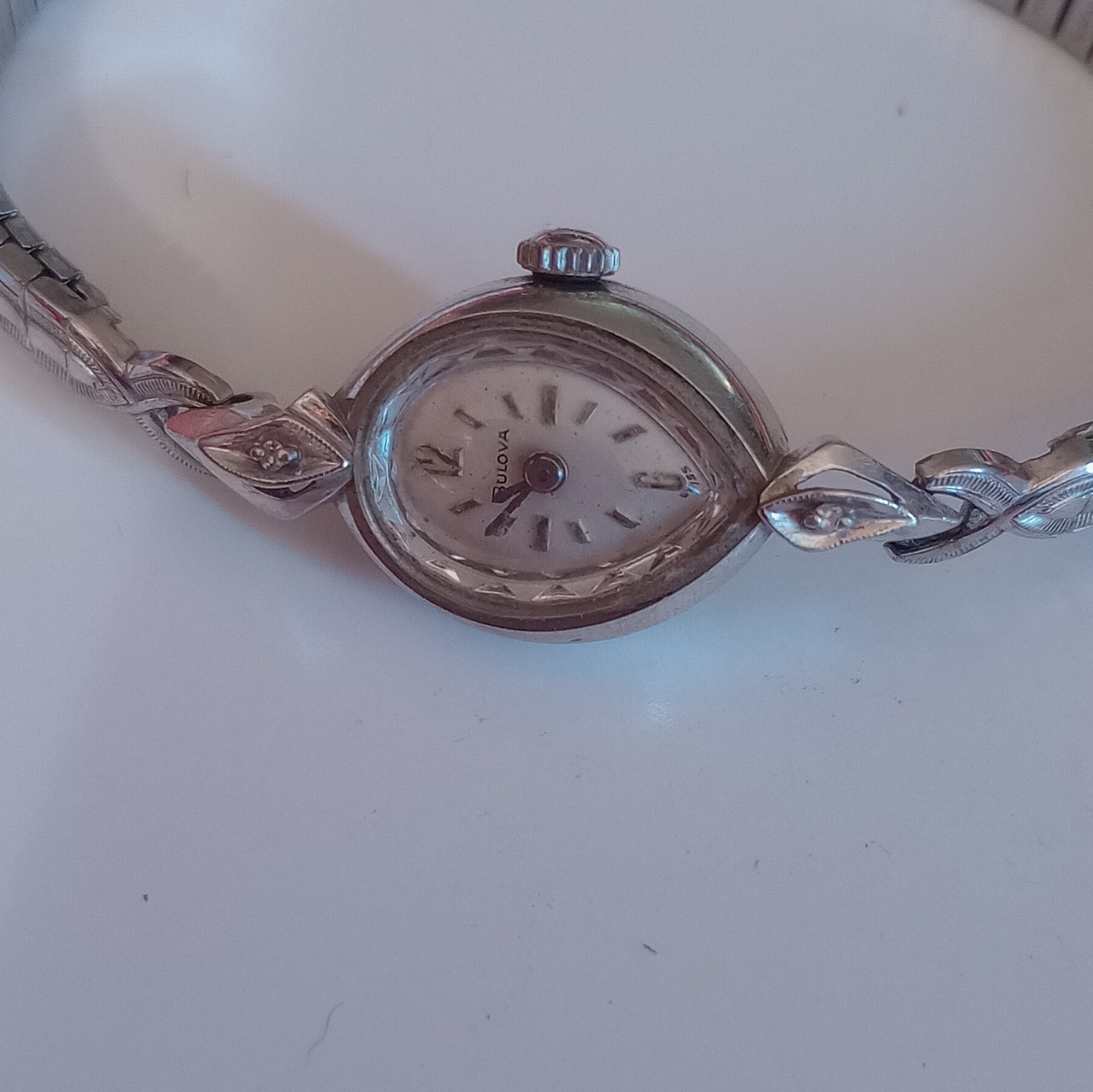 Bulova Vintage Women’s Manual Wind 17J White Gold Oval Silver W/ Diamonds
