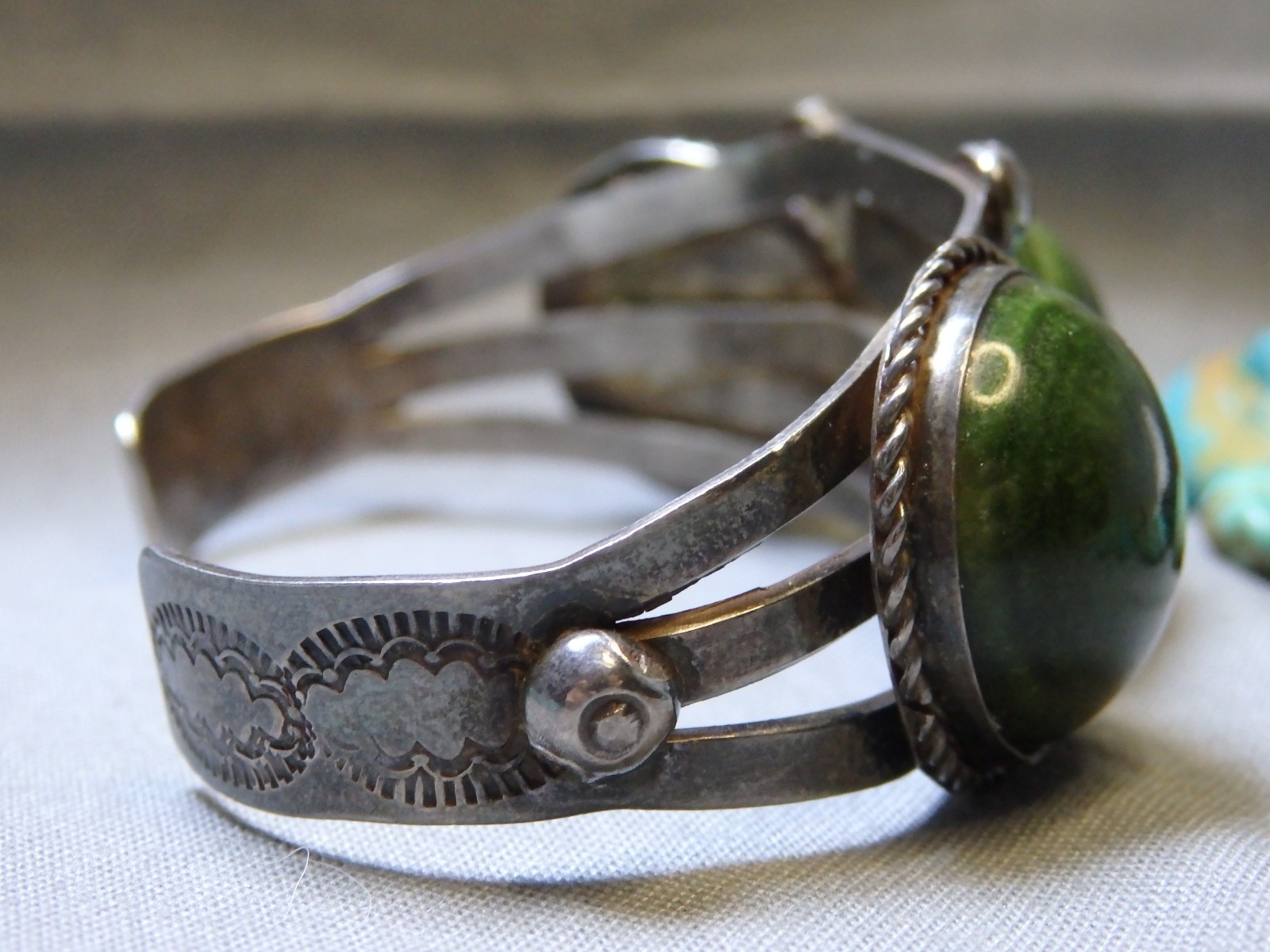 Fred Harvey Era NAVAJO Green TURQUOISE Stamped Coin Silver 40g Cuff Bracelet