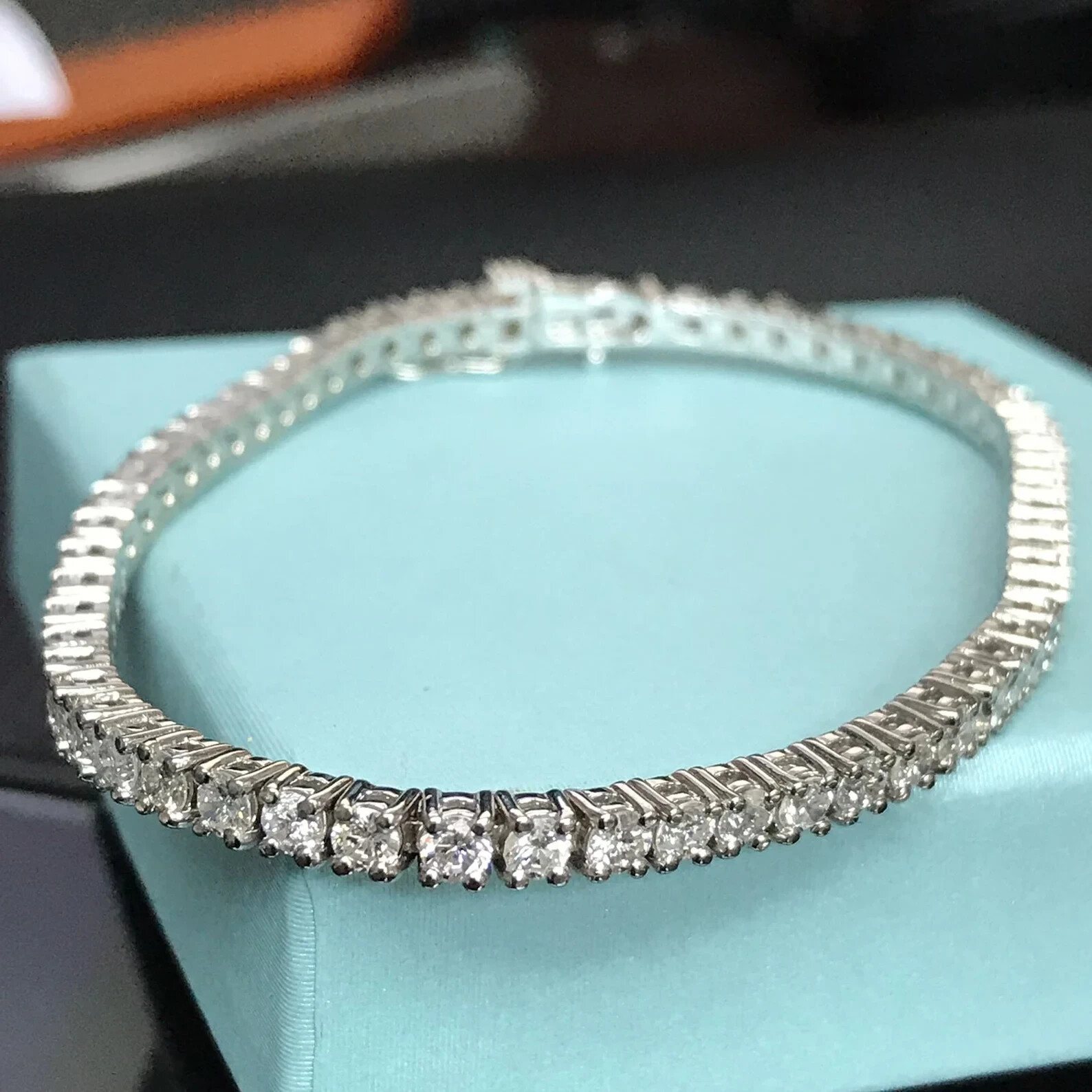 Round 5.50Ct GDGL GHVS Natural Diamond Women’s Tennis Bracelet In 18K White Gold