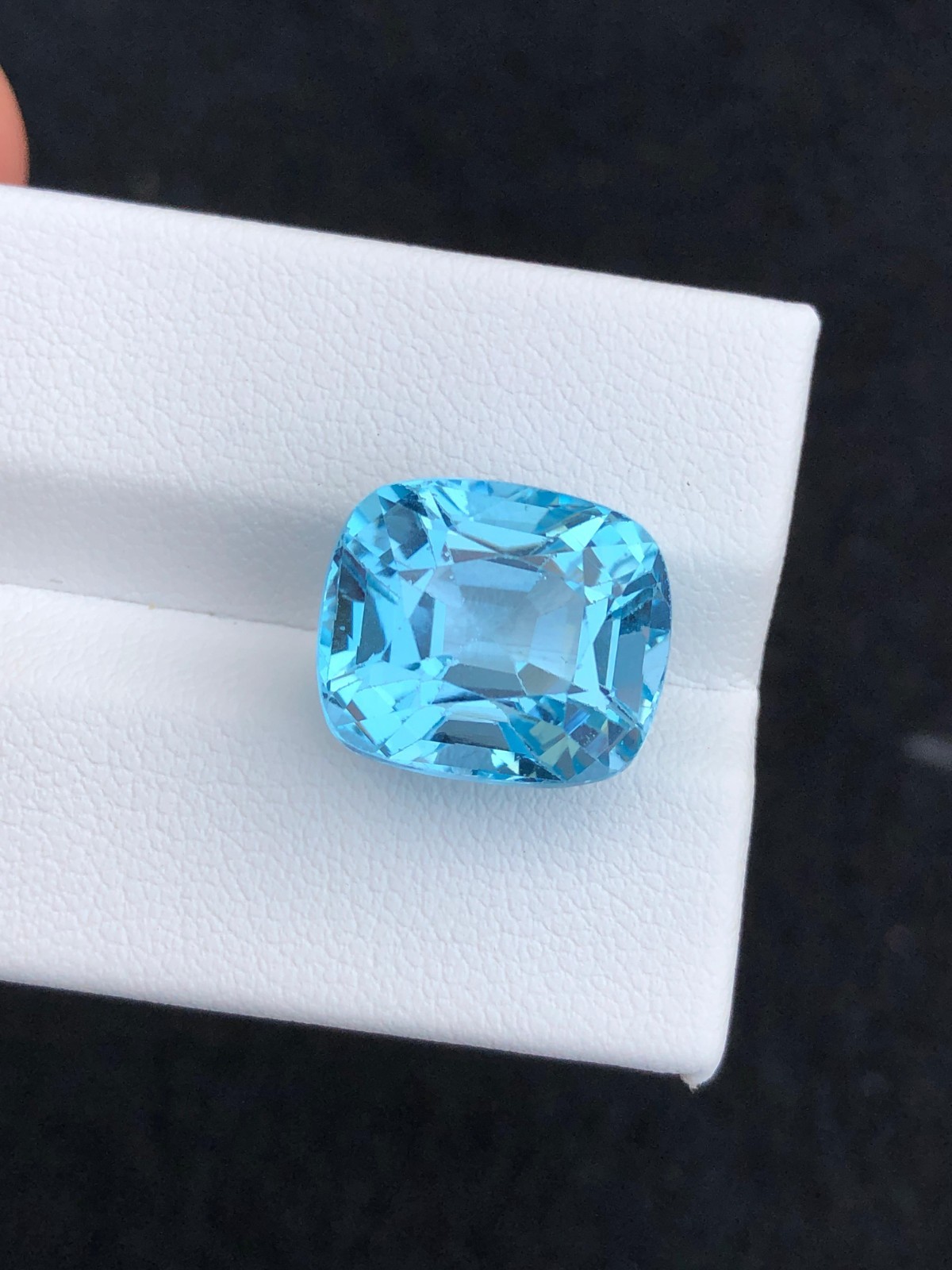 14.85 CT Beautiful Swiss Topaz Cushion shape loose Gemstone from Africa.
