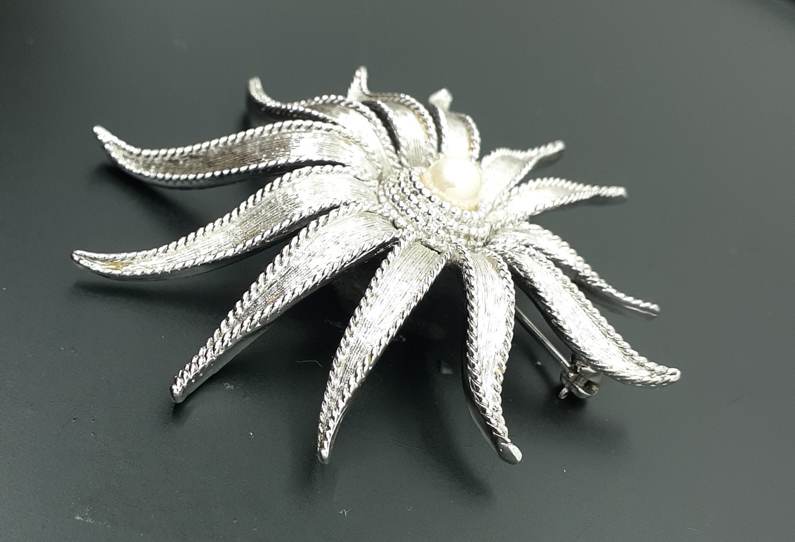 VTG Boucher Silver Tone Florentine Finish Caviar Faux Pearl Sculptured Brooch EX