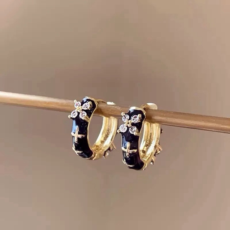 Vintage Black Enamel Flower Hoop Earrings 18K Gold Plated CZ Huggie Earrings 352