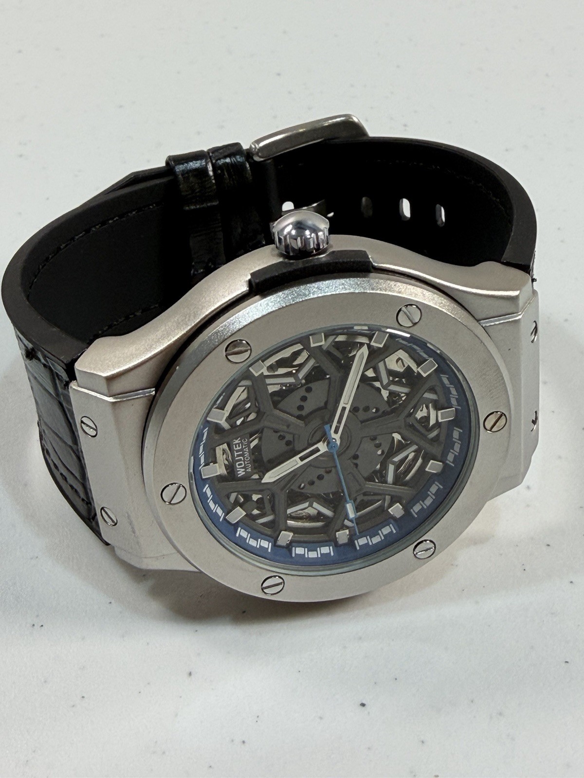 Men’s Automatic Mechanical Skeleton Racing Wheel Rim Design Sport Watch 44.9mm