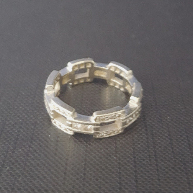 Pepi 14K white gold band with diamonds