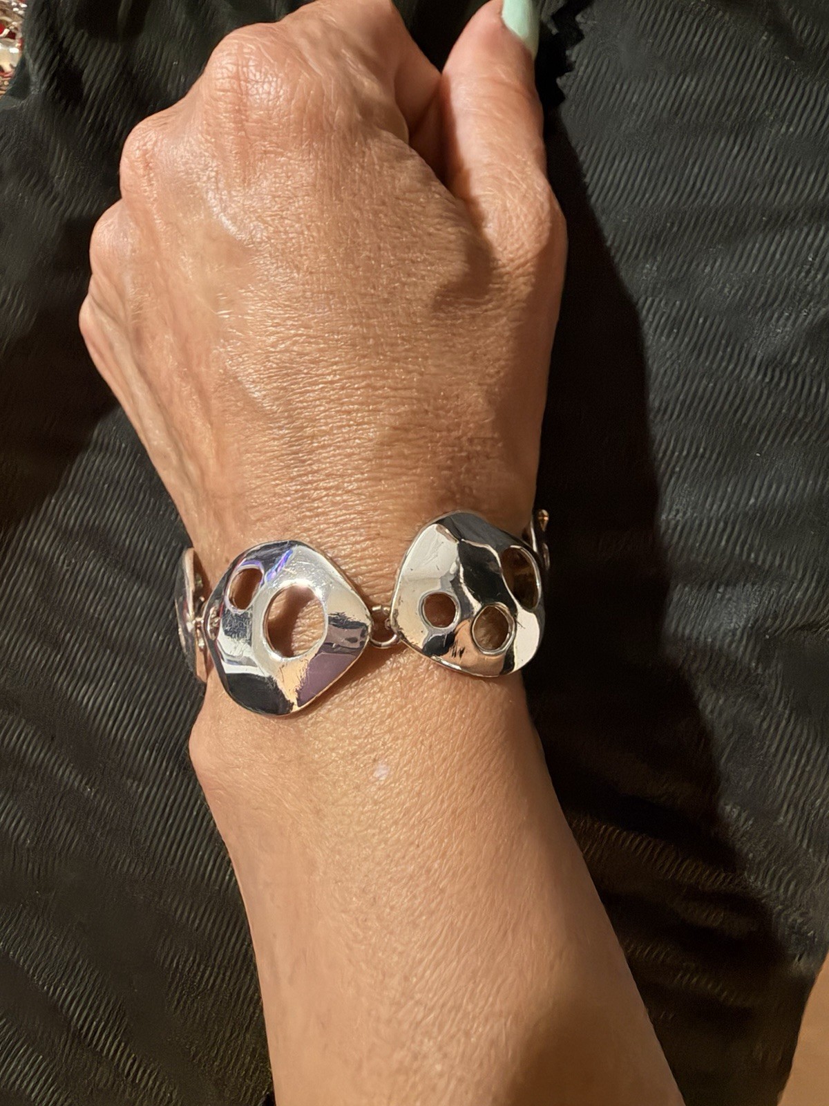Silver Tone Abstract Cutout Link Bracelet Toggle Closure 7in No Stone
