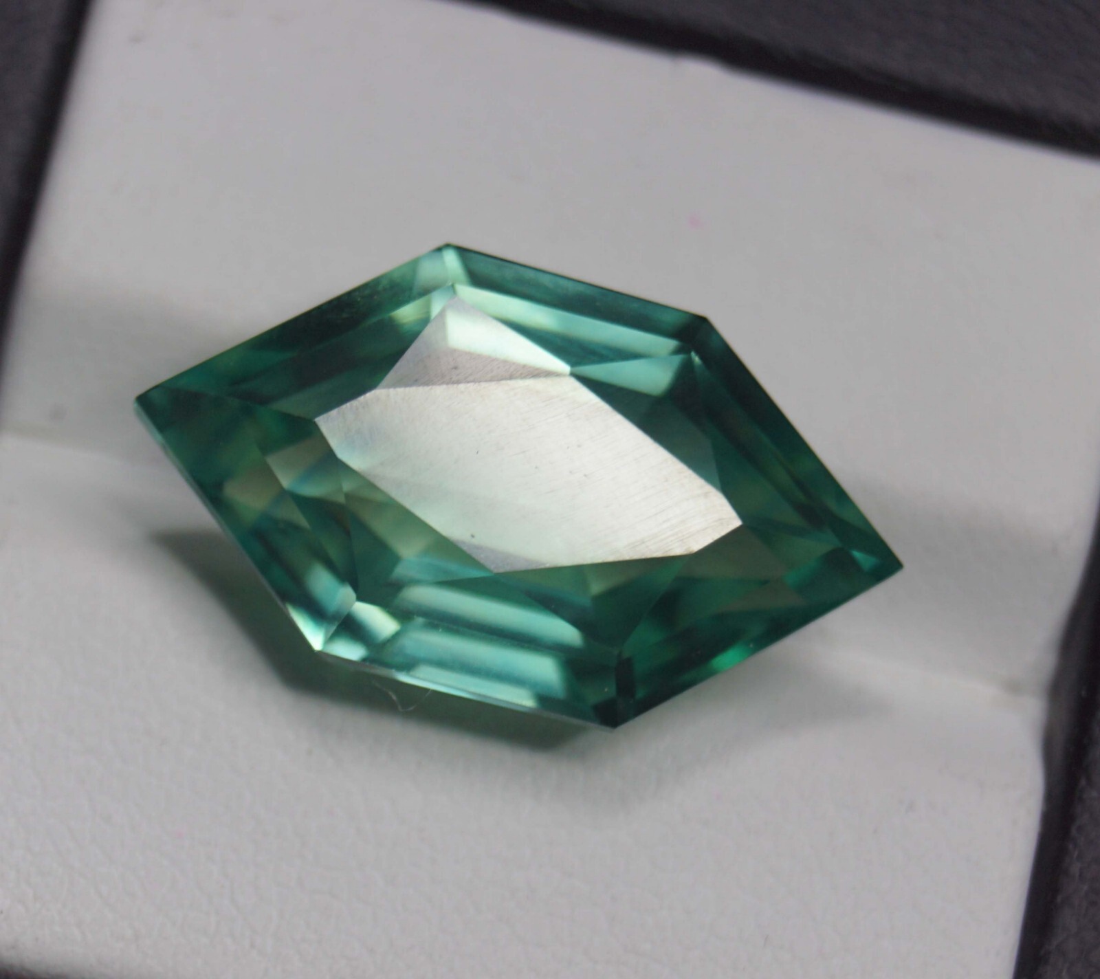 9.55 Ct Natural Green Montana Sapphire Flawless Certified Fancy Loose Gemstone