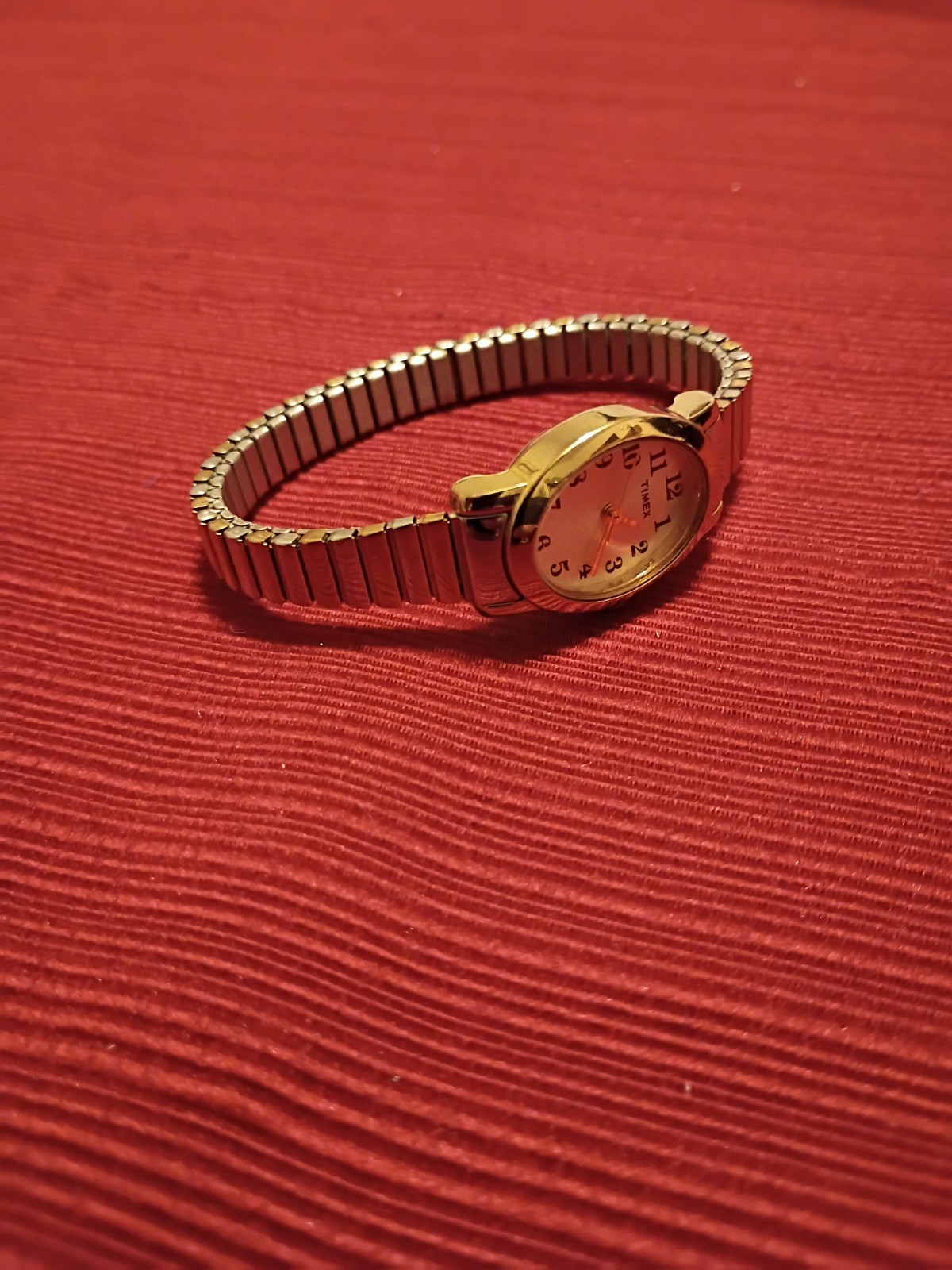 Vintage Timex Women’s Quartz Gold Tone Bracelet White Dial -Working New Battery