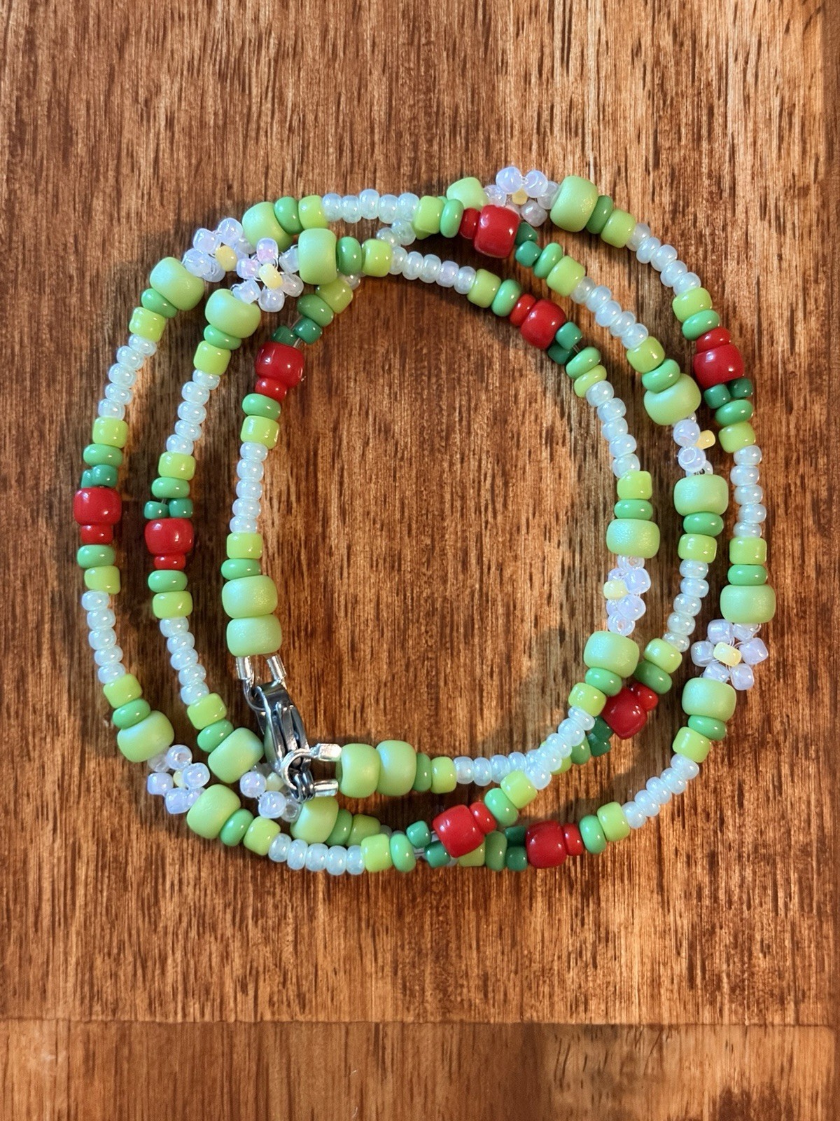 🍓Handmade Strawberry Pasture Glass Seed Bead Necklace 17.5” Stainless Steel🌿