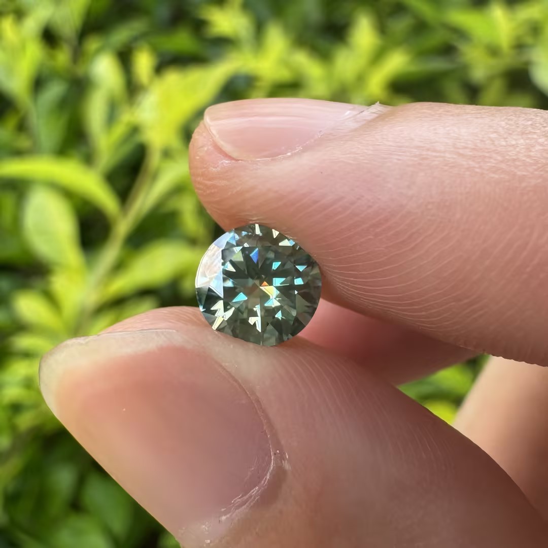 Wholesale VVS1 Moissanite Stones green 5-9mm Round Cut for Earring Jewelry Stone