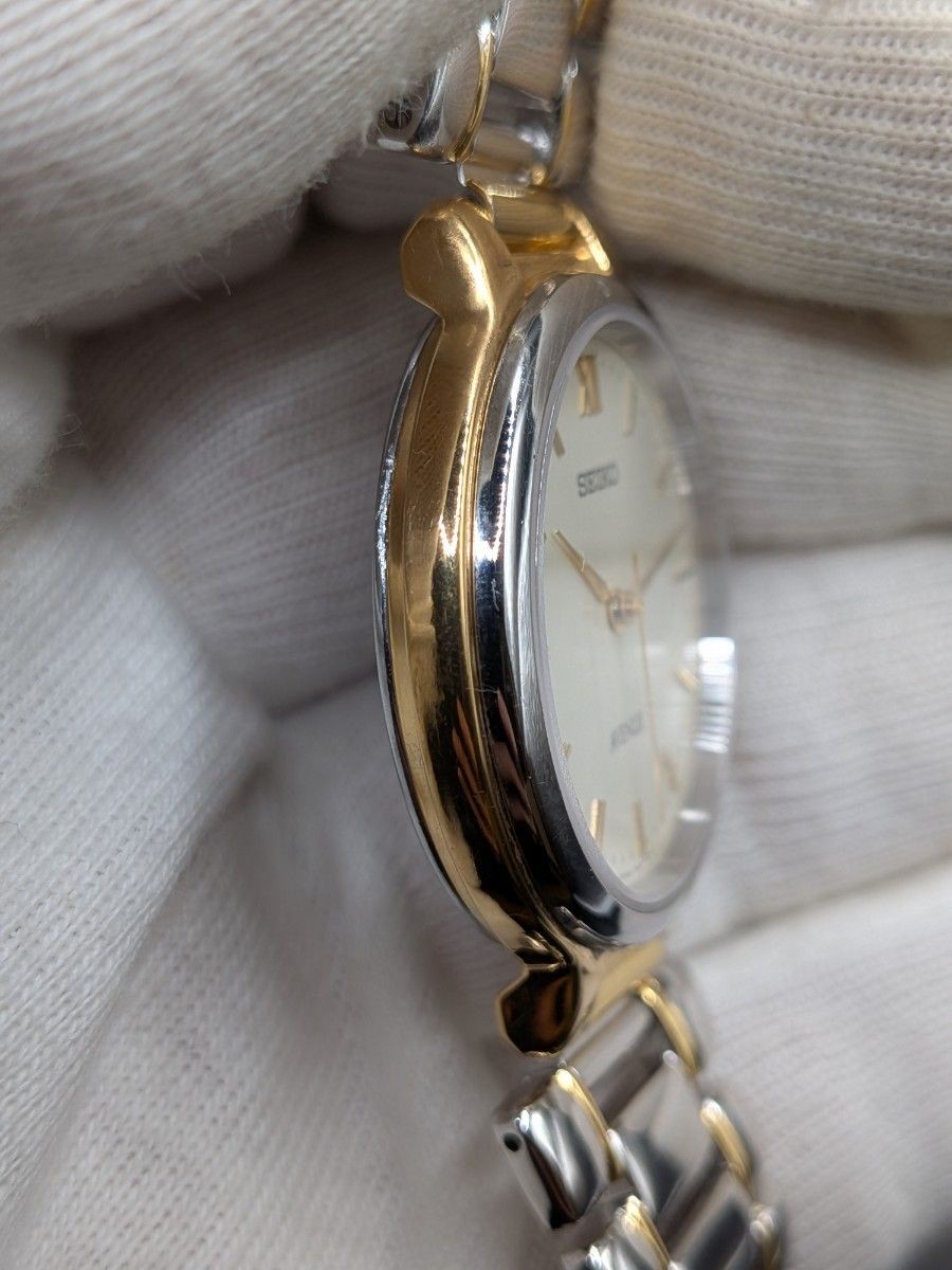 Excellent condition SEIKO AVENUE 7F01 6F50 quartz battery and packing replaced S