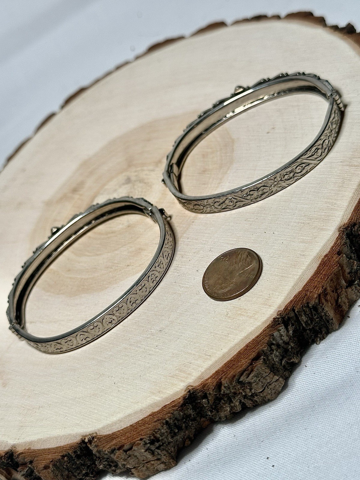 Silver Tone Oval Hinged Bracelets Etched Engraved Pattern No Stone