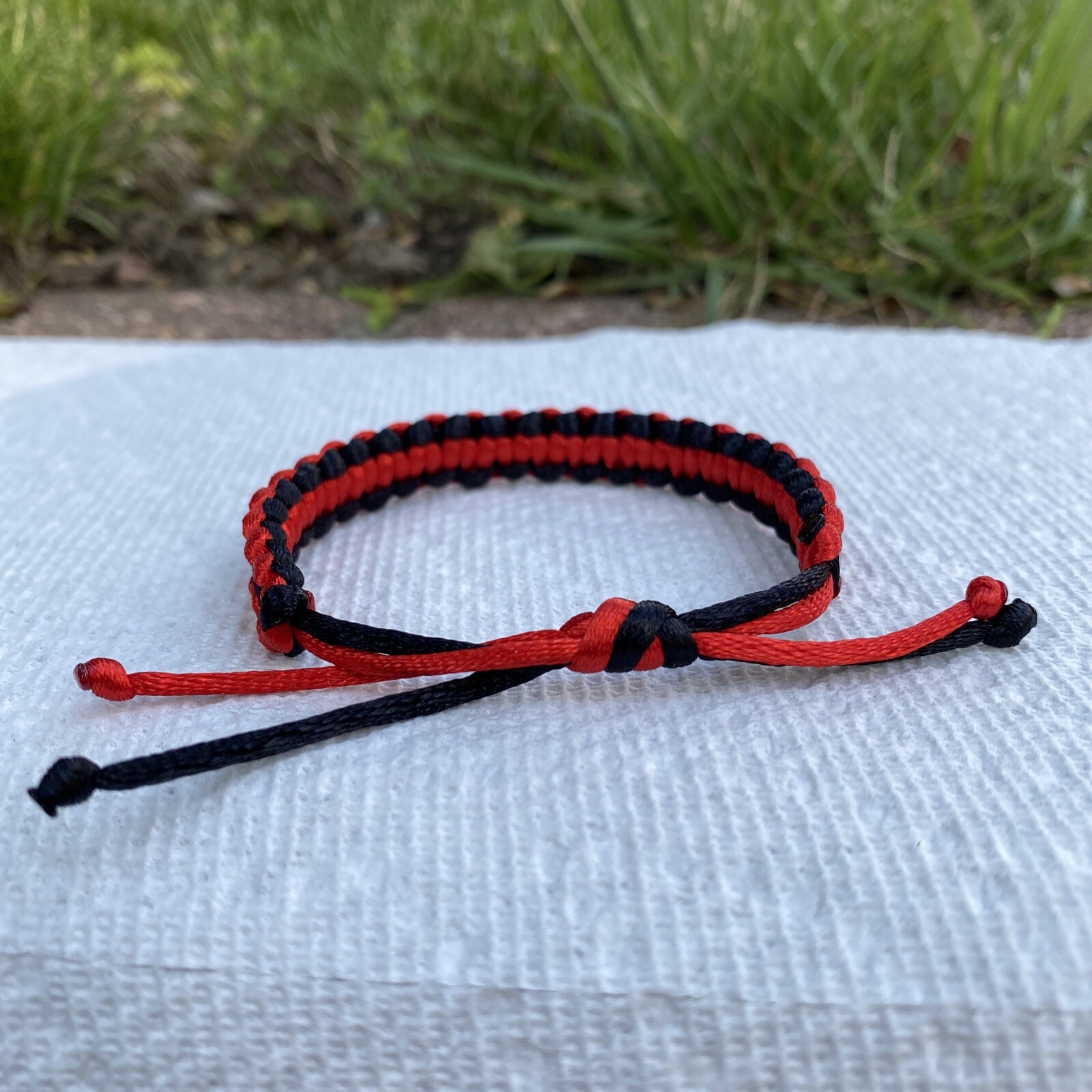 ALBANIA Bracelet Byzylyk RED BLACK Satin Rattail Cord Shamballa Nylon Macrame