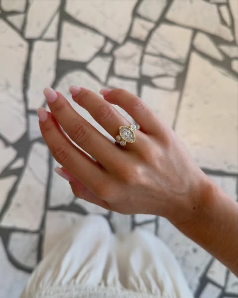 Unique & Modern 3.18ct Marquise Cut Lab Grown Diamond Ring Solid 18K Yellow Gold
