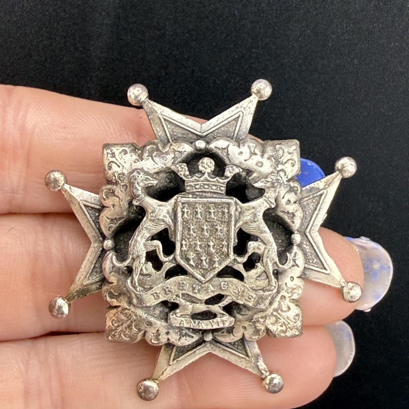 Vintage Coat of Arms Brooch Heraldic British Silver Tone