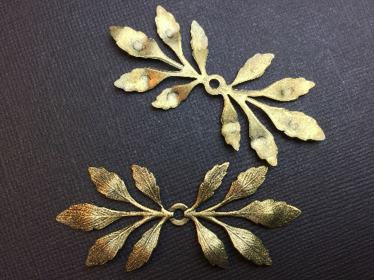 31823 – Double End Frond Leaf Jewelry Finding Brass Ox