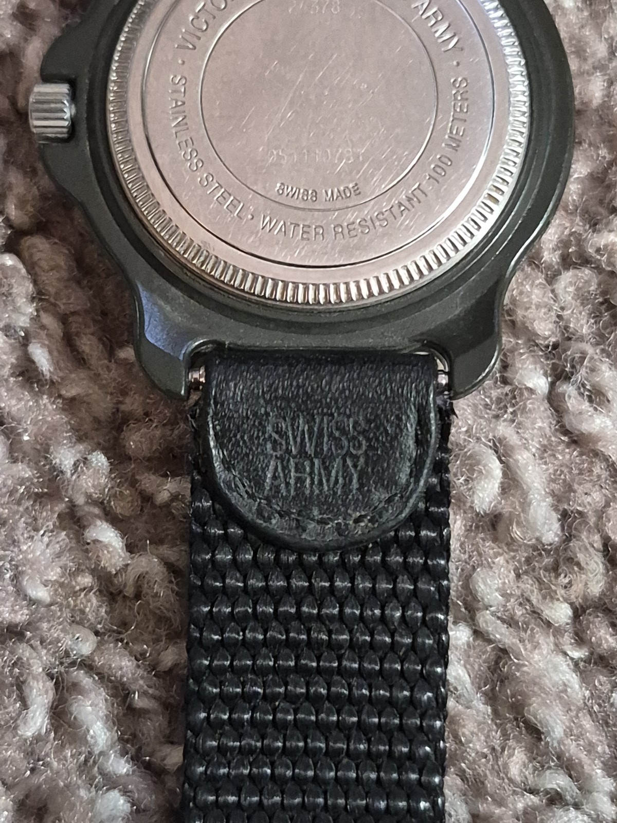VICTORINOX SWISS ARMY GARRISON Men’s Swiss Field Wristwatch Needs Battery