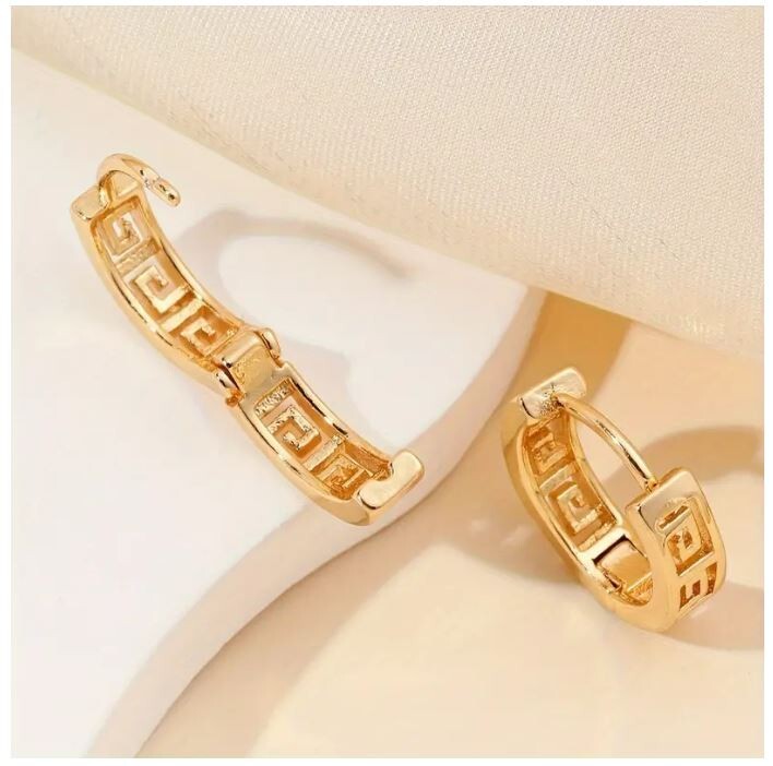 NEW VERY SMALL HUGGIE GREEK KEY ROUND HOOP EARRINGS 18k YELLOW GOLD PLATED .51″