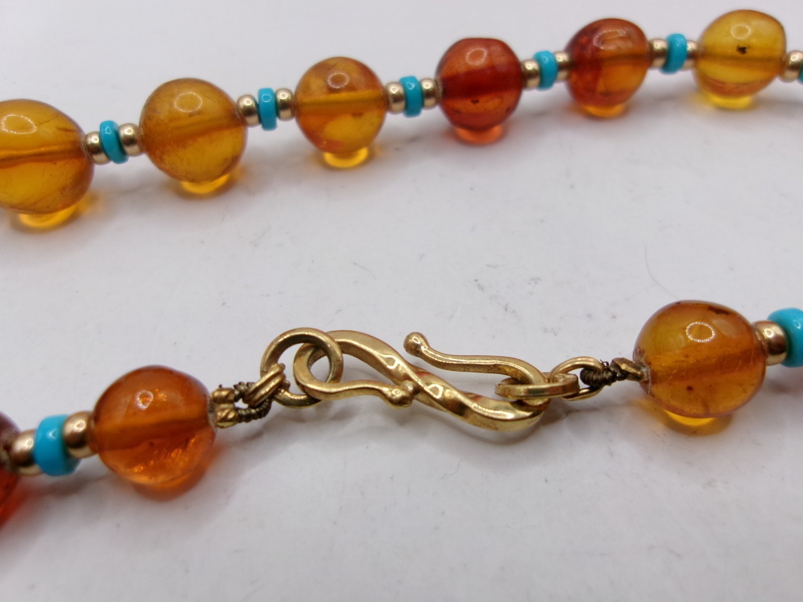VTG WBE 18K Solid Gold S Hook Clasp on Baltic & Golden Amber Turquoise Necklace