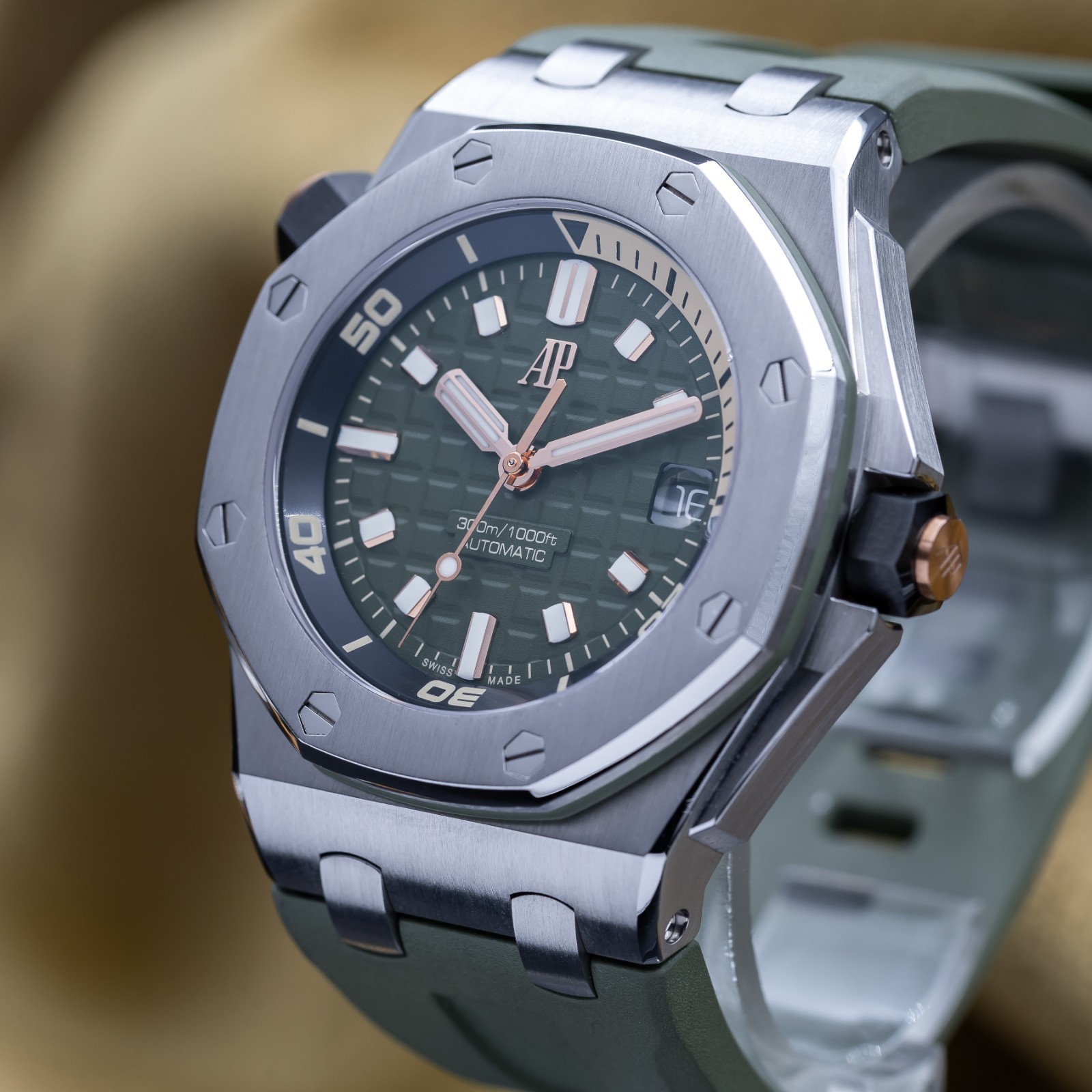 Audemars Piguet Royal Oak Offshore Diver Steel Green 42mm 15720ST Full Set