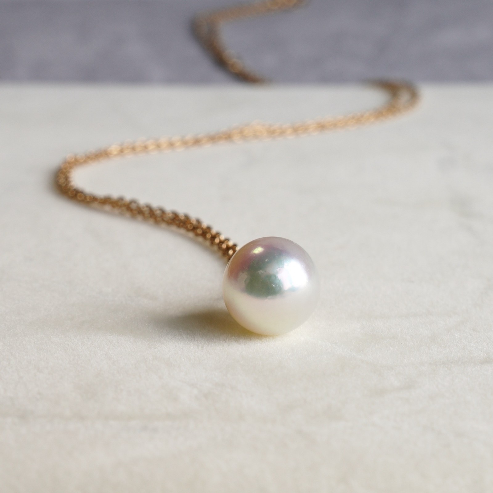AAA High Luster 8.7MM Round White Japanese Akoya Pearl Pendant, 14K Yellow Gold