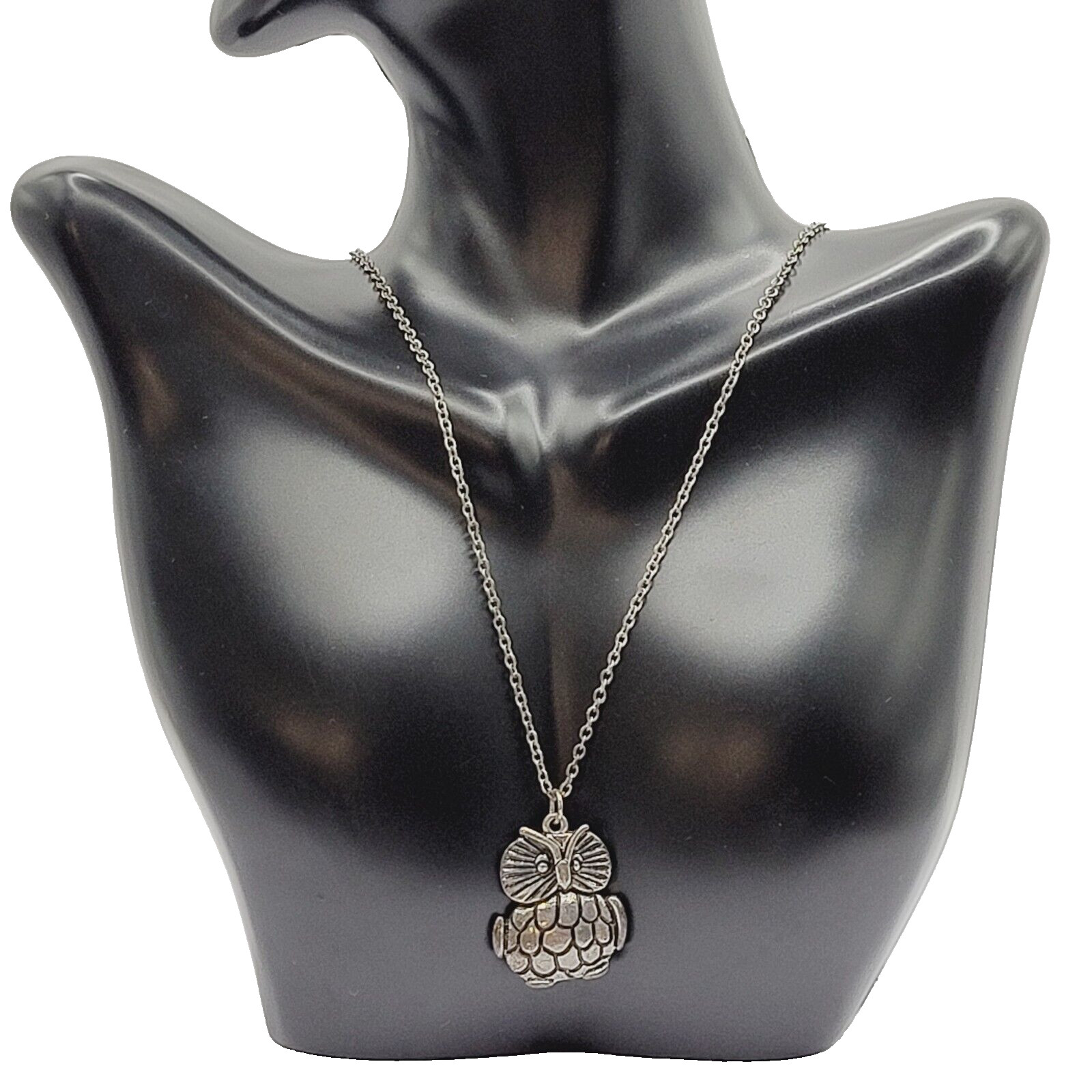 Owl Wise Old Silver Tone Metal and Enamel Vintage Small Pendant Necklace 19 Inch