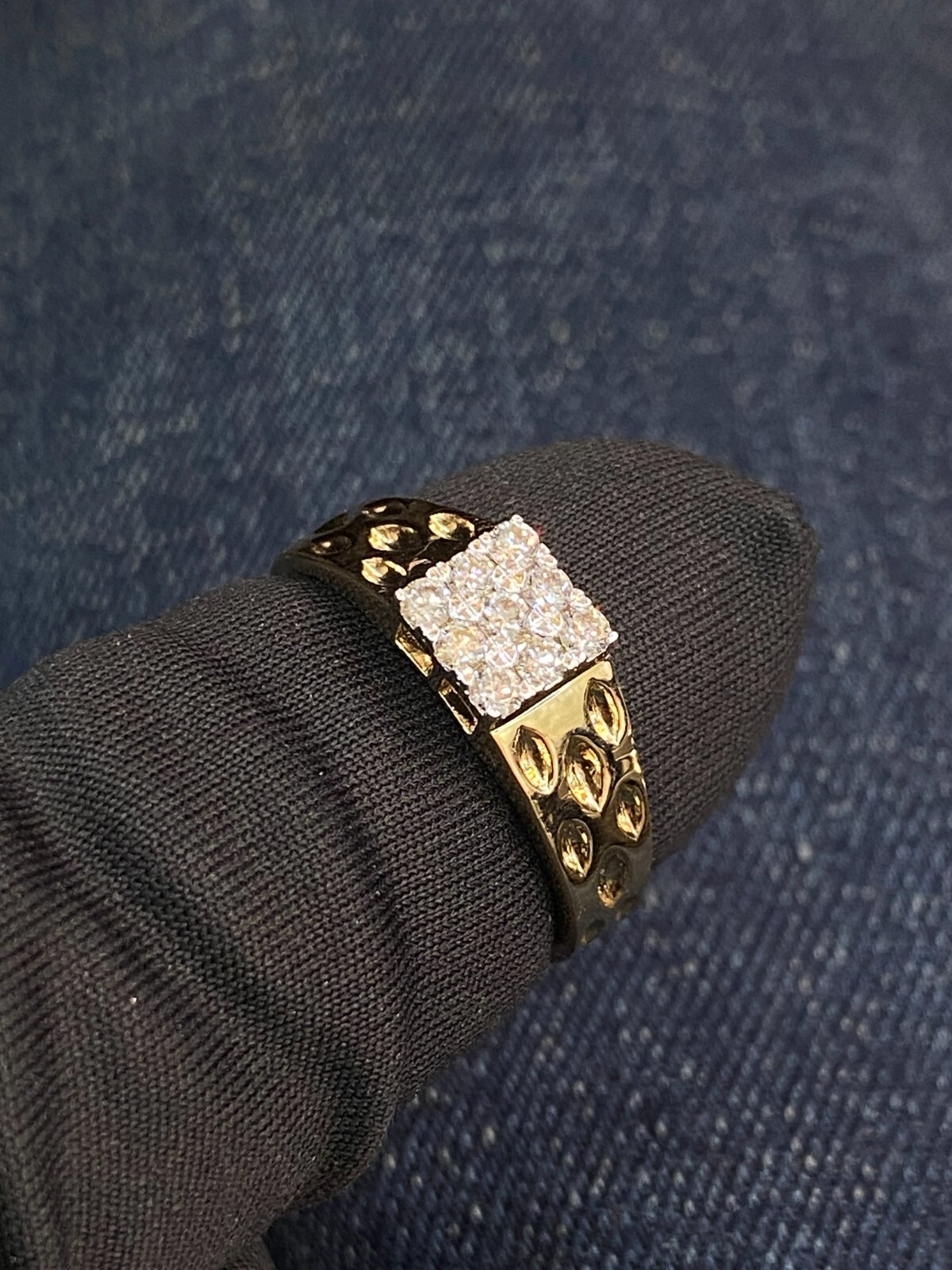 0.45 Cts F/VS1 Round Brilliant Cut Diamonds Men’s Three-Row Band Ring 18K Gold