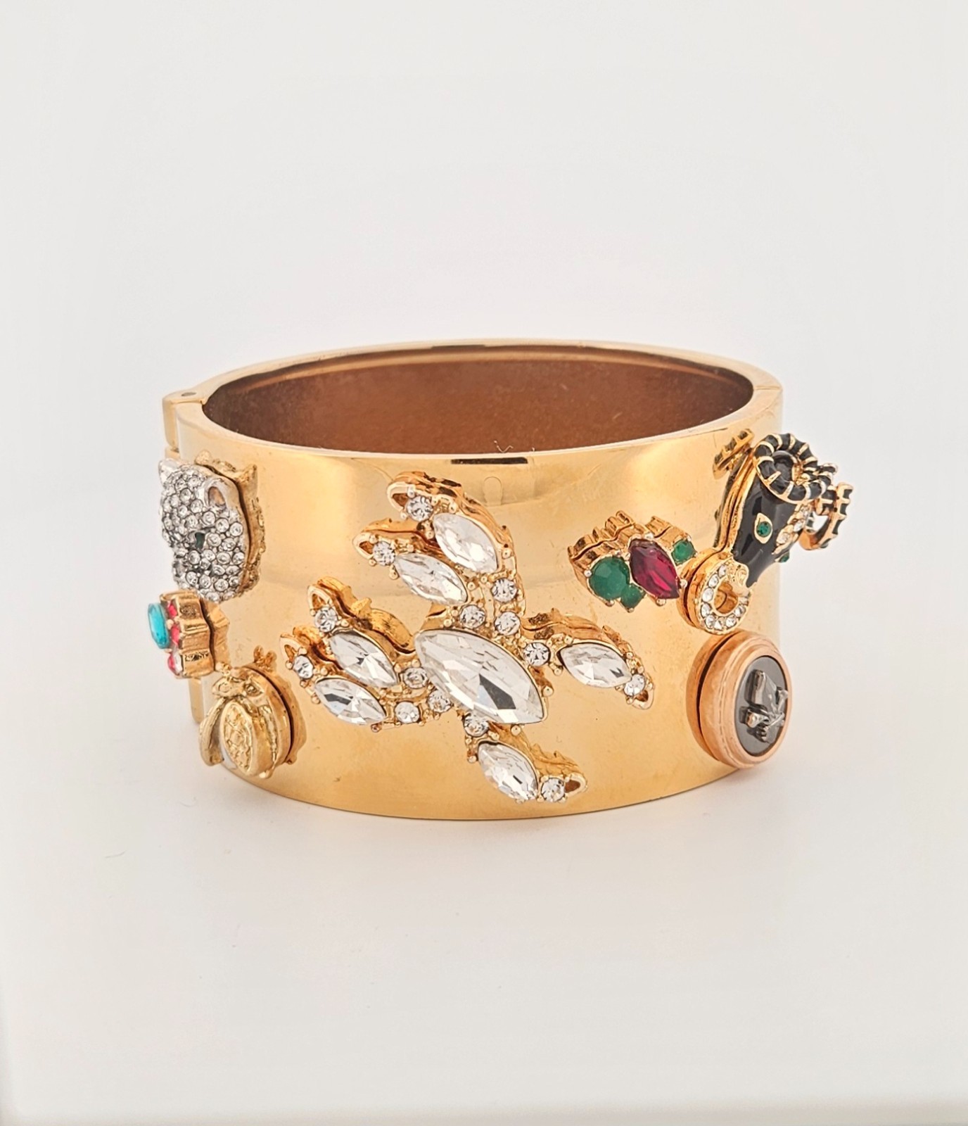 Cabi Secret Garden wide band gold tone rhinestone hinged bangle bracelet 6″