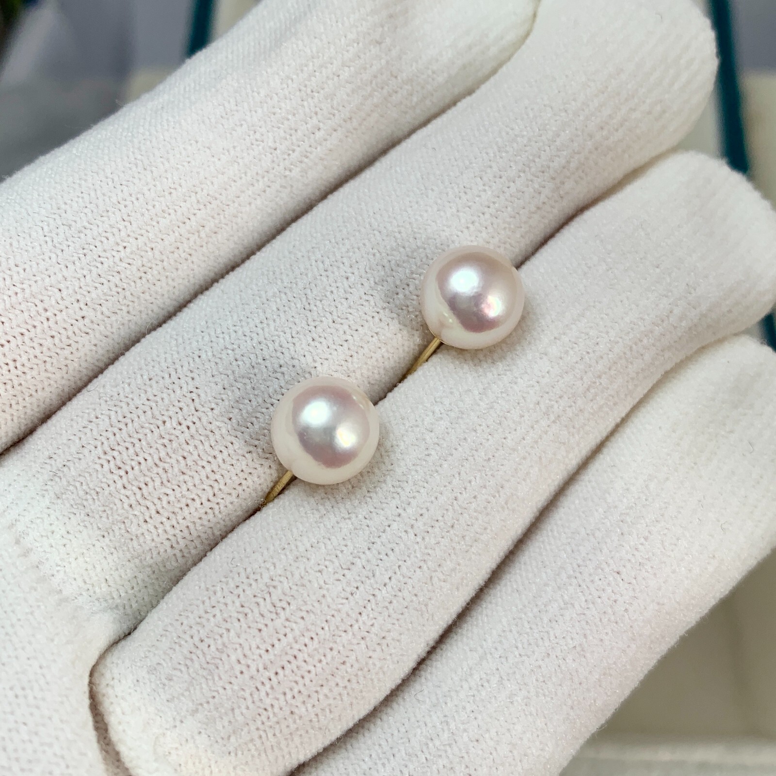 8.7mm round white-rose Japanese Akoya pearl stud earrings 18k solid yellow gold