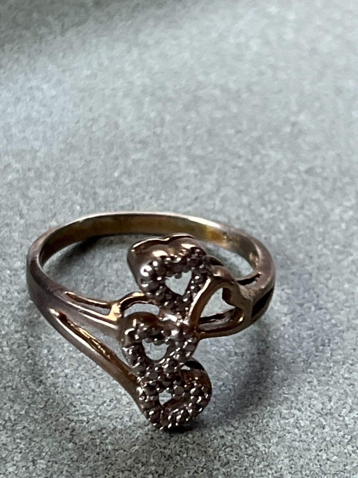 925 Marked Silver Split Band w Three Bumpy and one Smooth Tiny Open Hearts Ring