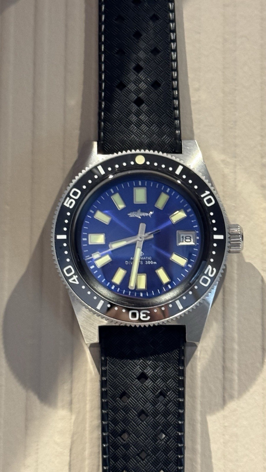 Heimdallr HBTM5. Watch used in excellent condition. “Shark” Strap
