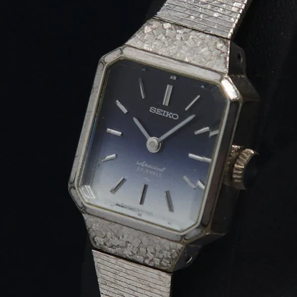 Seiko Manual Winding 1140-3170 Special 23 Jewels Square Blue Gradient Dial Ladie