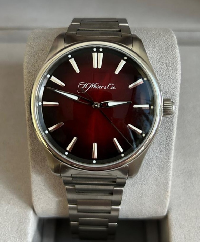 H MOSER CIE 2025 Pioneer Metal & Rubber Straps | Mad Red Fumé | Ref. 3200-1207