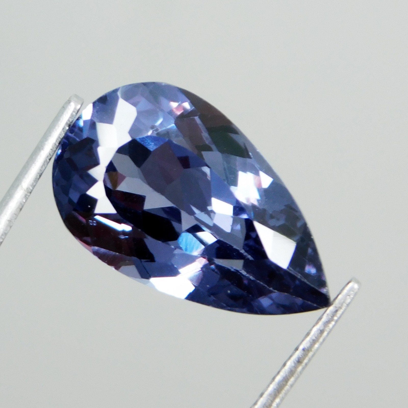 Certified 6.45 Cts Natural Color Change Alexandrite Gemstone From Tanzania
