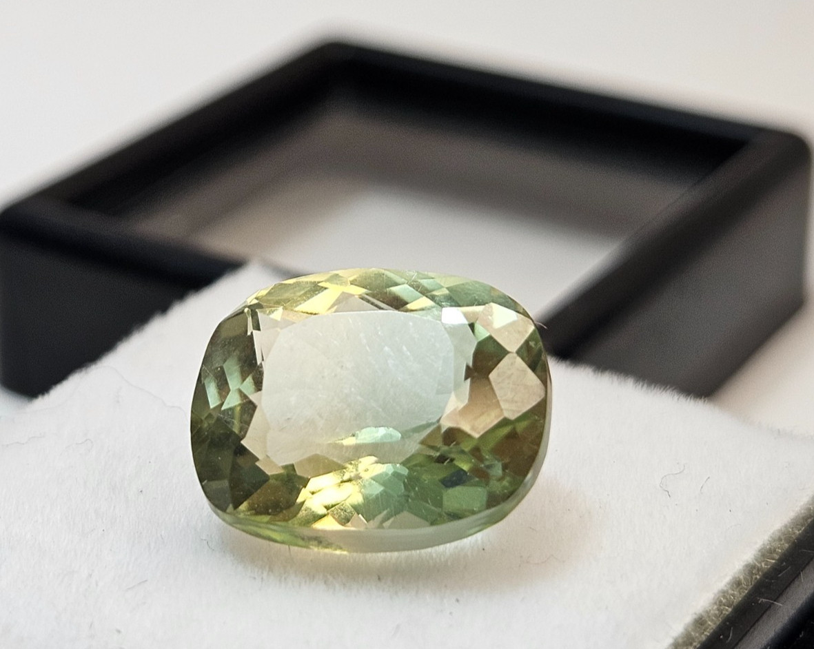 Tourmaline Cushion Cut Bi-Colour 6 Ct Natural Loose Gemstone For Ring Making