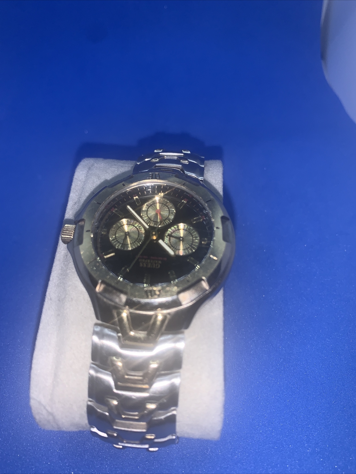 Guess Watch 50M/165FT G85297G Two-Tone Stainless Steel Used￼￼￼