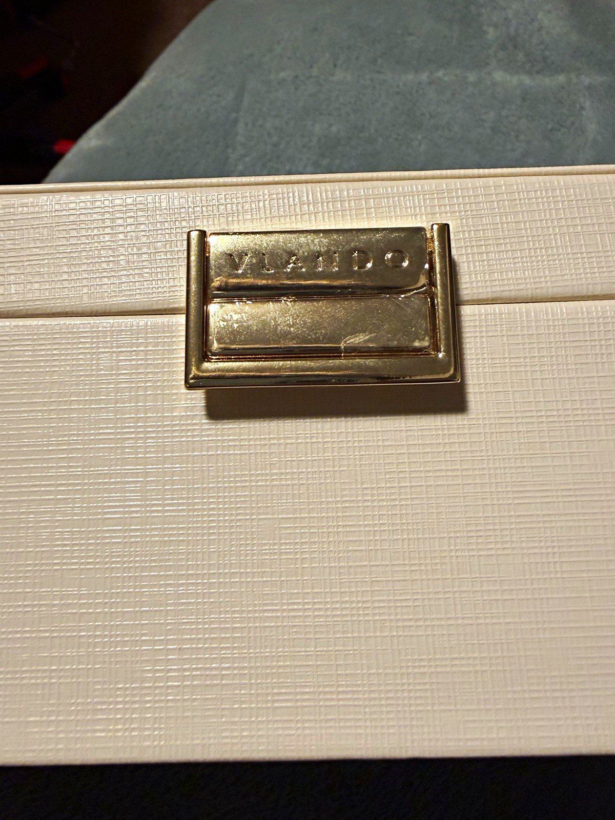 Vlando White Faux Leather Jewelry Box, Lined Velvet, Ring & Earring, 25+ Cap