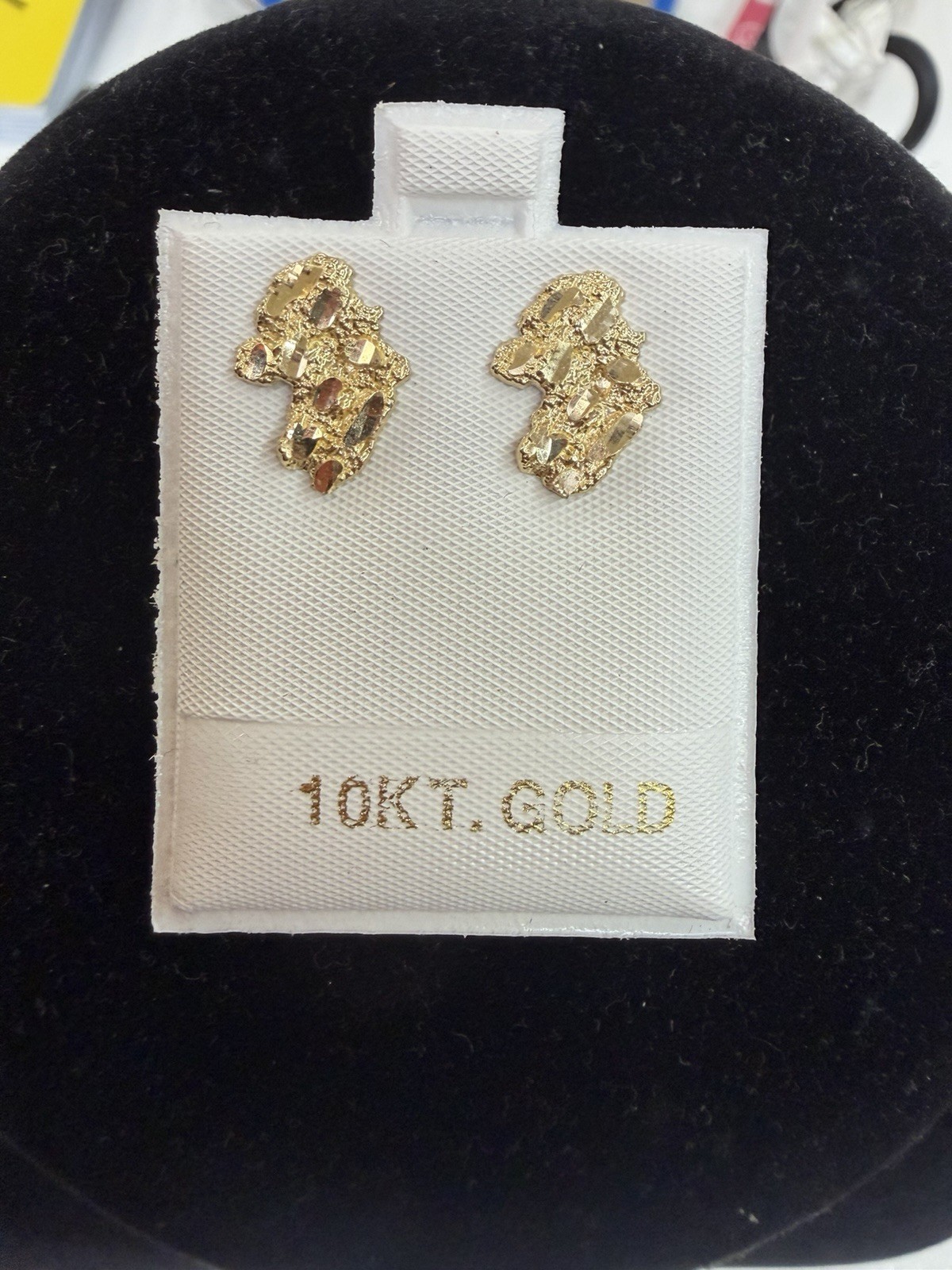 Solid 10K Gold Africa Map Nugget Stud Earrings 1.24g Diamond Cut Fine