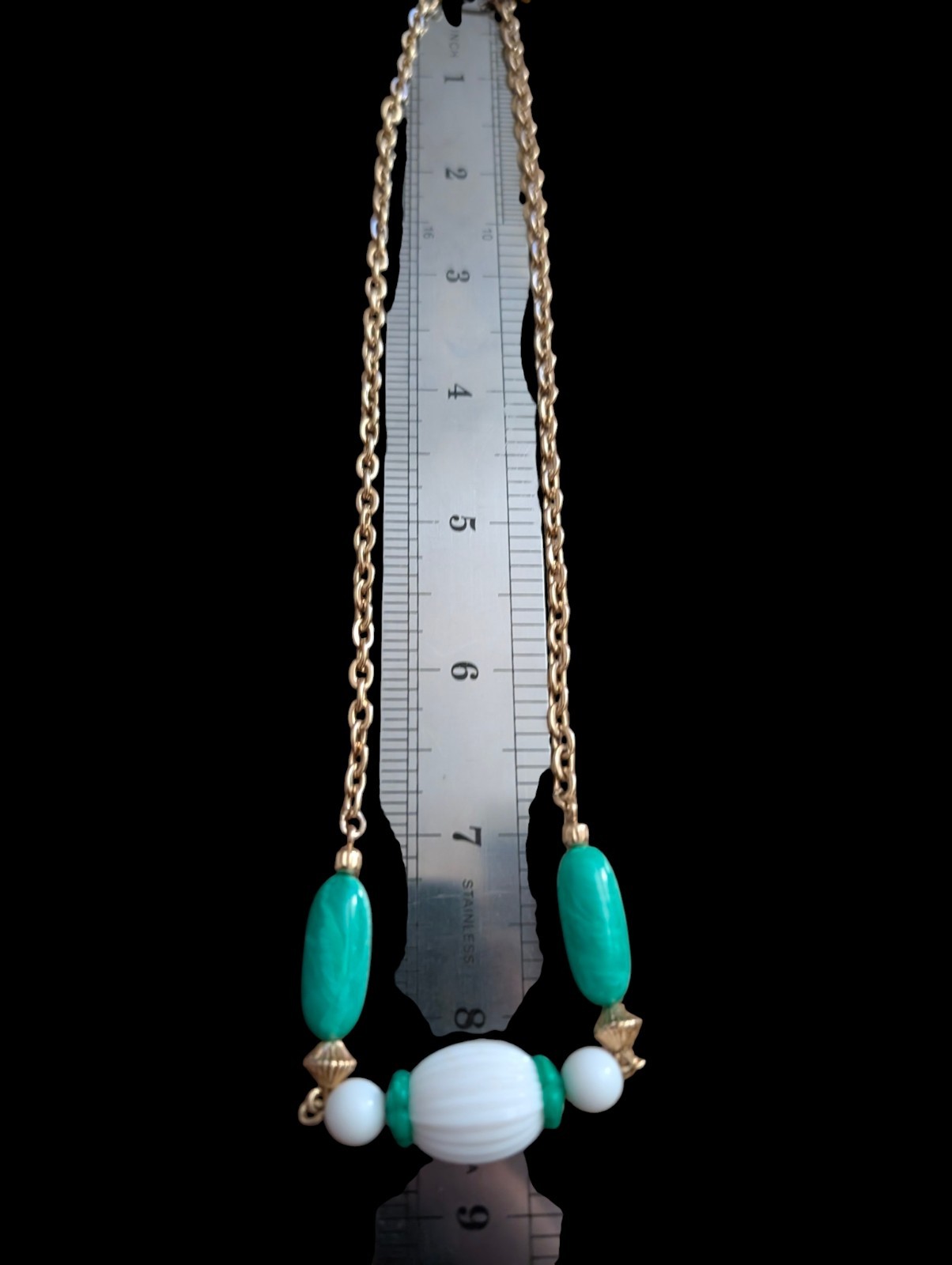 Vintage 1974 Avon Cathy Necklace Gold Tone Green White Molded Bead Choker 16″