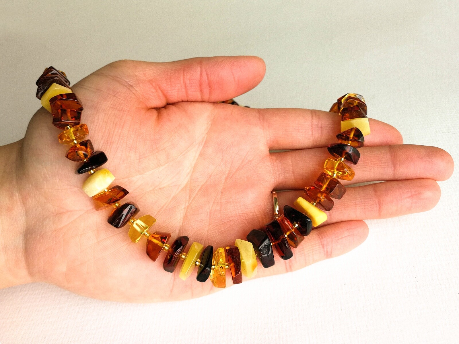 Natural Baltic Amber TORVELA necklace mix color faceted chips Bead 1oz 21,25in
