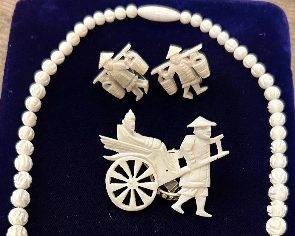 Vtg x3 Carved Asian Celluloid & Bovine Bone Set: Necklace, Brooch & Earrings EUC