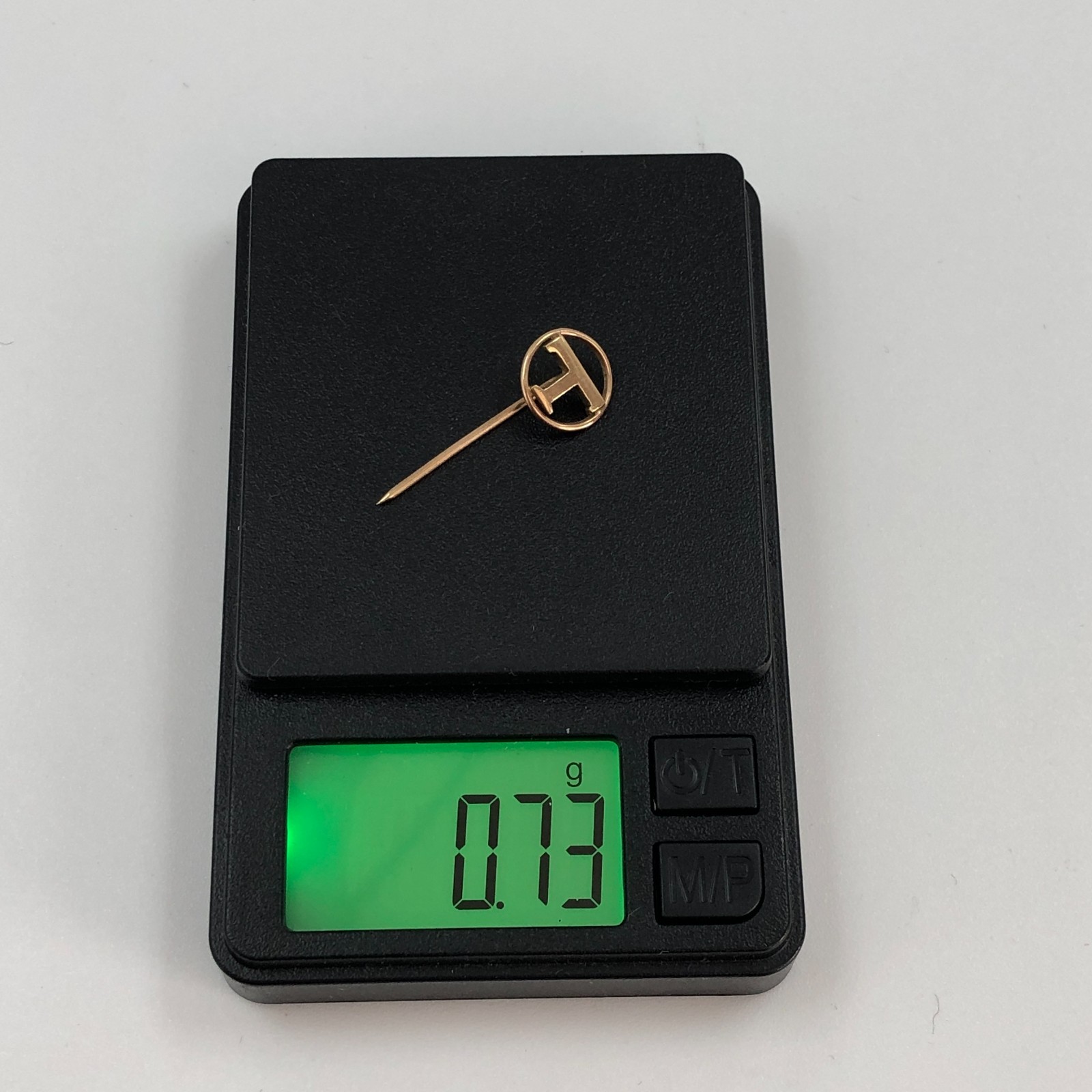 Vintage 9ct Gold ‘ T ‘ Initial Stick Pin – L 2.7cm x W 1cm – 0.73g
