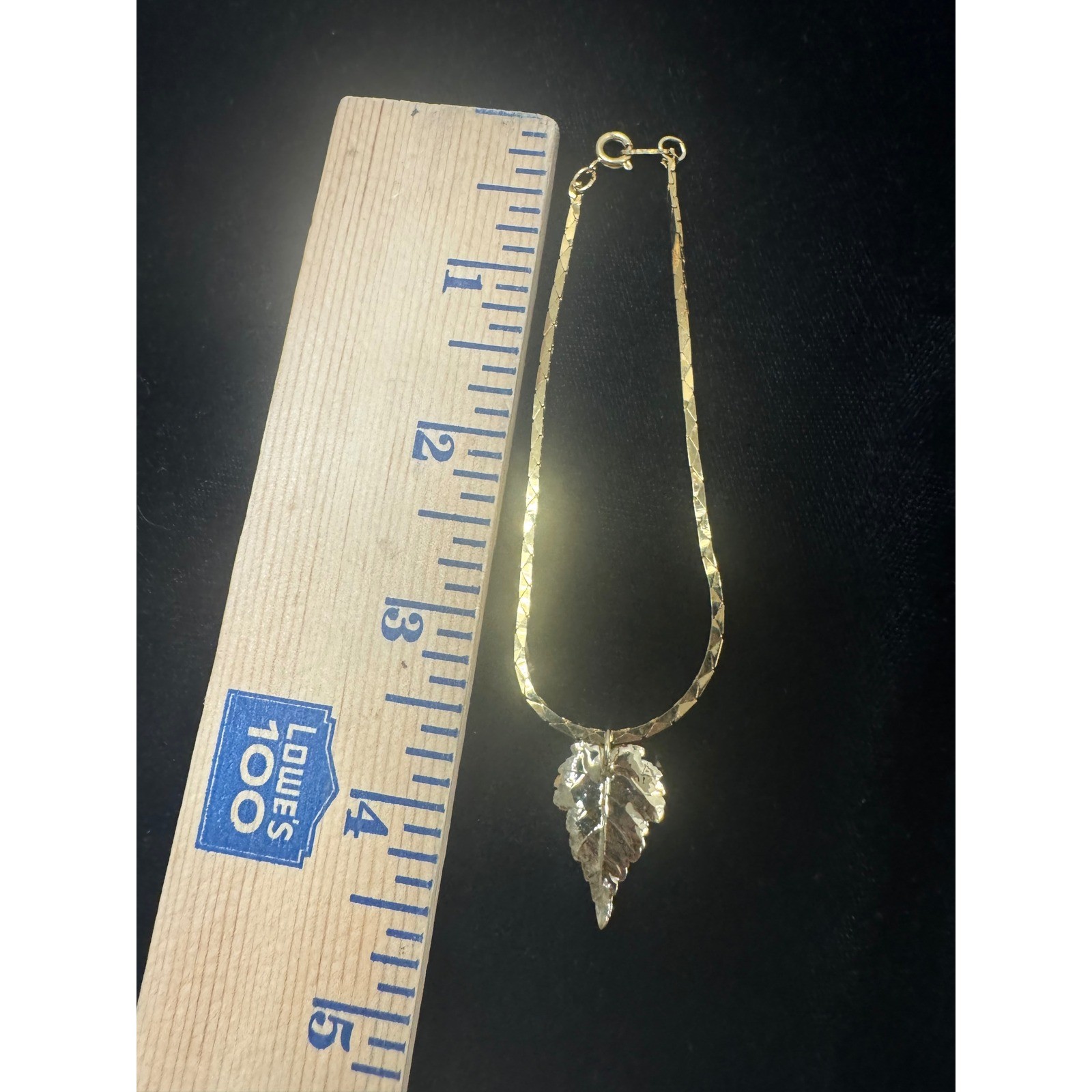 Gold Tone Leaf Pendant Necklace Flat Link Chain 15 Inch Nature Inspired Jewelry